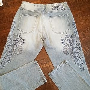 NEW Brazilian Designer Low Rise Denim – Light-Wash Embroidered Jeans, 40 / 4